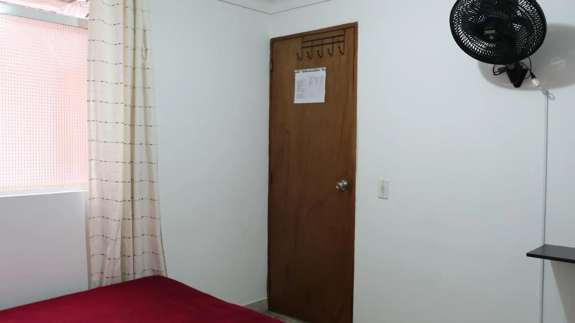 Living Poblado Manila 3027 Habitacion Individual Medellin Homestay