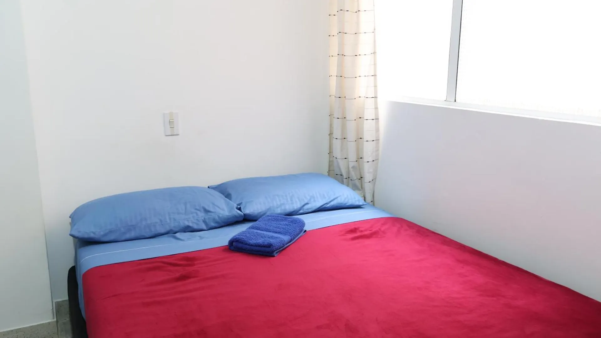 Living Poblado Manila 3027 Habitacion Individual Medellin Homestay